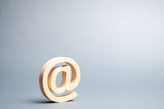 COME REGISTRARE UN DOMINIO ONLINE PER AVVIARE UN BUSINESS ONLINE