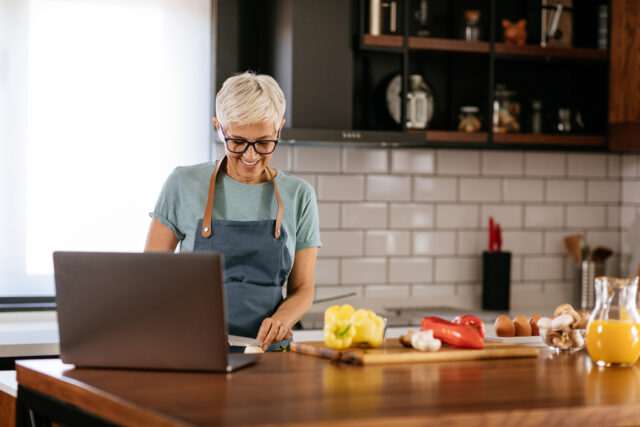 COME GUADAGNARE ONLINE CUCINANDO SU COMMISSIONE