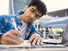 COME GUADAGNARE ONLINE COME SCRITTORE DI CV