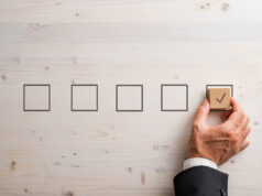 CARATTERISTICHE DELL’IMPRENDITORE DIGITALE: IL SENSO DEL DOVERE businessman serio