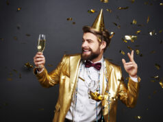 CARATTERISTICHE DELL’IMPRENDITORE DIGITALE: INIZIARE BENE IL NUOVO ANNO Businessman celebrated
