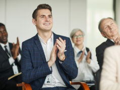 CARATTERISTICHE DELL’IMPRENDITORE DIGITALE: EVITARE I GIUDIZI Businessman