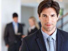 CARATTERISTICHE DELL’IMPRENDITORE DIGITALE: LA LEGGE DELL’ATTRAZIONE Attractive Businessman
