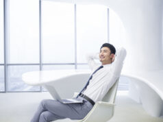 CARATTERISTICHE DELL’IMPRENDITORE DIGITALE: GUARDARE AVANTI Businessman