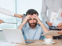 CARATTERISTICHE DELL’IMPRENDITORE DIGITALE: SMALTIRE IL LAVORO ACCUMULATO Businessman