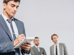CARATTERISTICHE DELL’IMPRENDITORE DIGITALE: SAPER DARE PRIORITÀ ALLE TASK Businessman