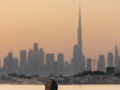 JENNY DI TEMPTATION ISLAND A DUBAI Vivere a Dubai