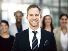 CARATTERISTICHE DELL’IMPRENDITORE DIGITALE: ASCOLTARE I PARTNER COMPETENTI Businessman