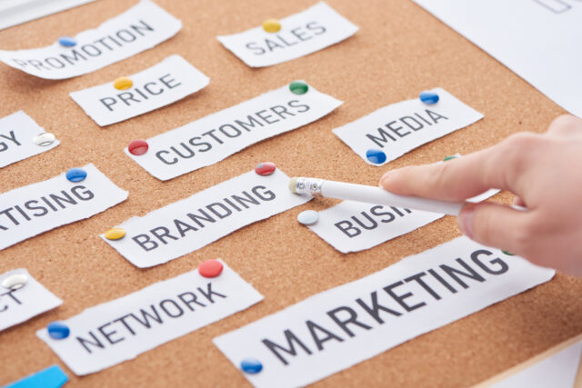 CARATTERISTICHE DELL'IMPRENDITORE DIGITALE: IL MARKETING Businessman
