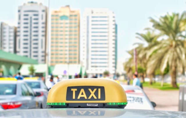 ROBOTAXI A DUBAI Vivere a dubai
