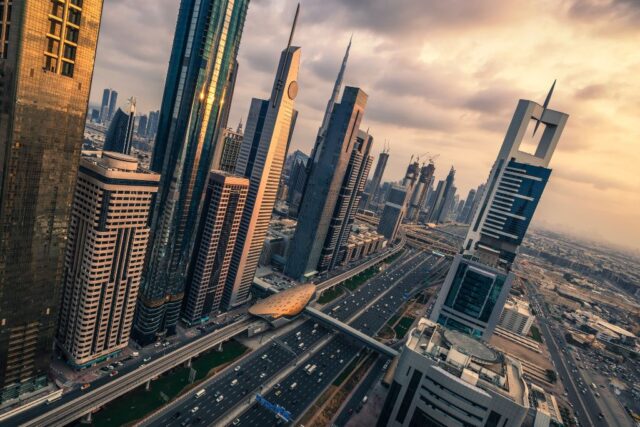 Dubai tra innovazione e business: il futuro è già iniziato Dubai tra innovazione e business: il futuro è già iniziato