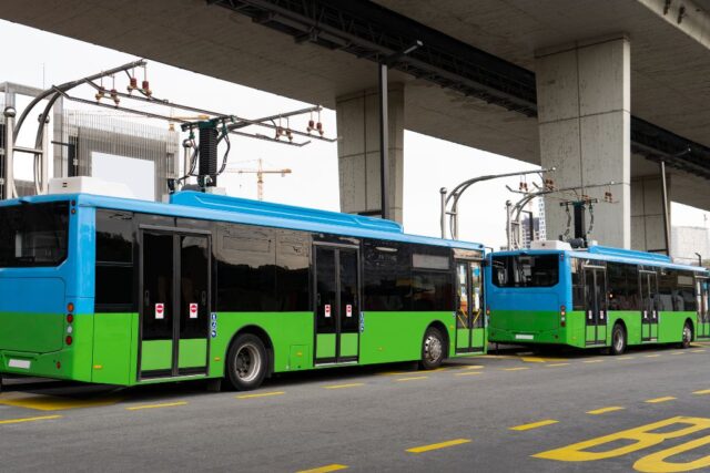Dubai investe nel trasporto elettrico e nella mobilità sostenibile