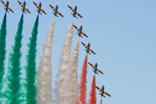 IL BURJ KHALIFA SI ILLUMINA DI TRICOLORE PER L'ITALIA IL BURJ KHALIFA SI ILLUMINA DI TRICOLORE PER L'ITALIA